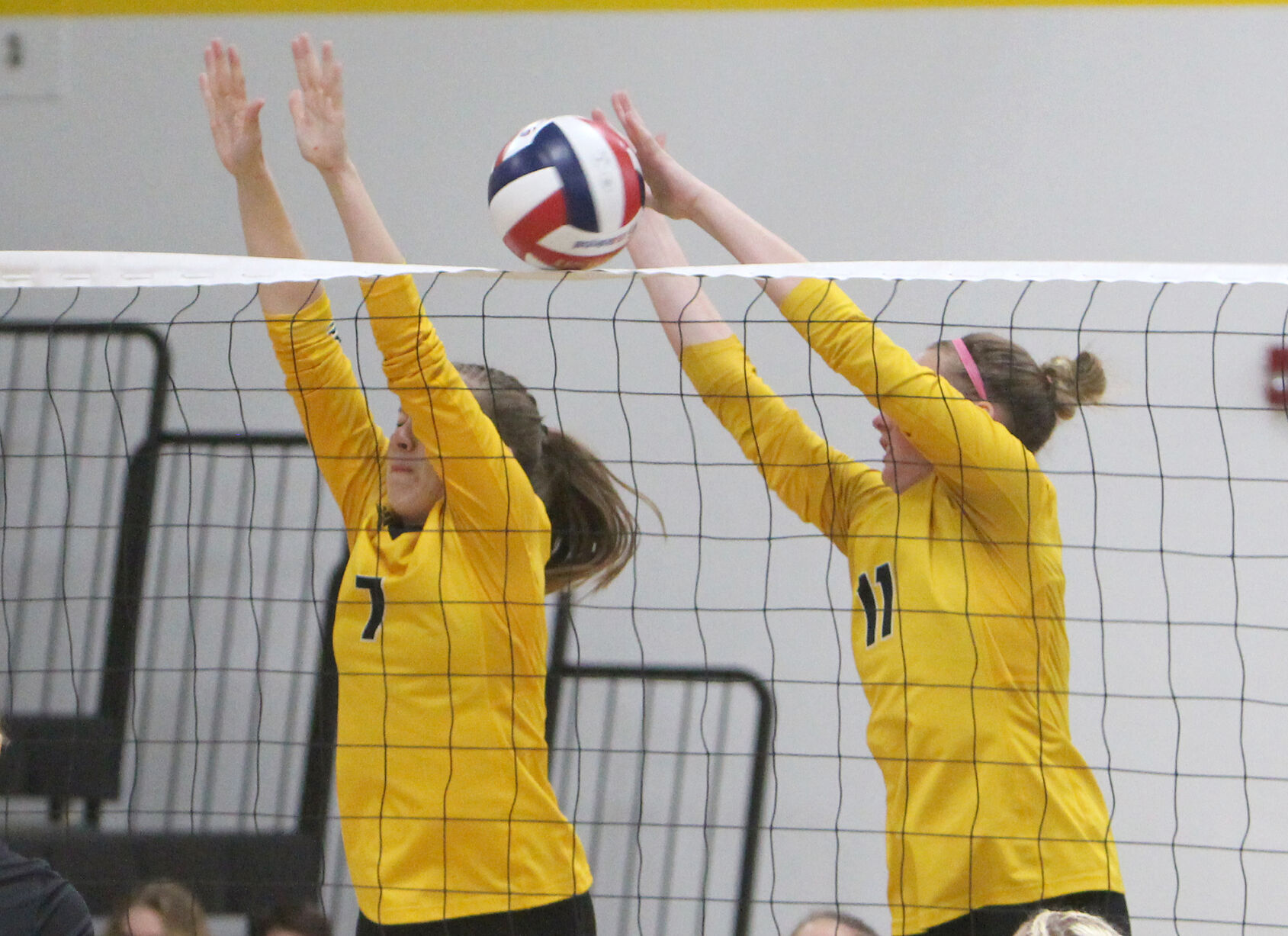 Bloomer at Cadott volleyball 9-13-22